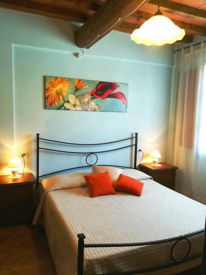 Apartments Borgo Toscano Gambassi Terme Bagian luar foto